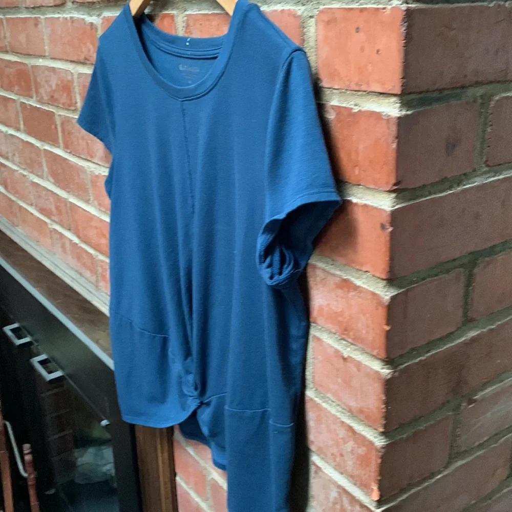 Teal Athleta cropped short sleeve top - Picture 5 of 7